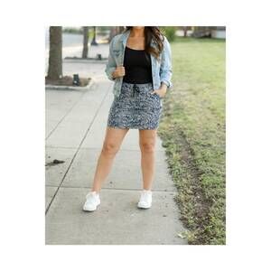 NEW JULIA ROSE sydney jogger skirt in snakeskin